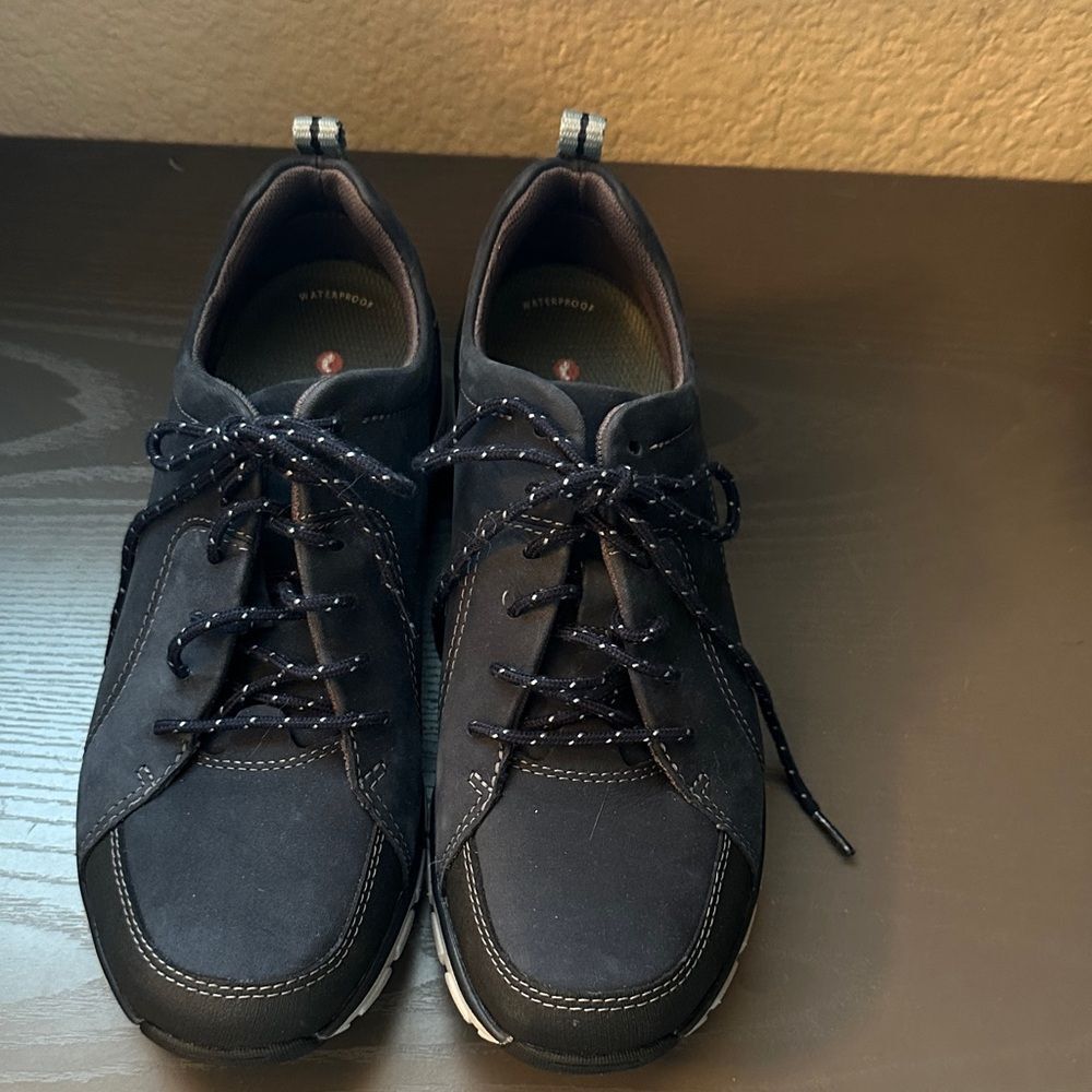 Clarks Unstructured Women's Navy WaveWalk Sneakers Size 6